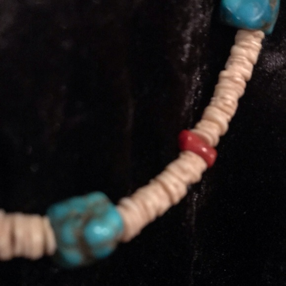 Puka turquoise helshi choker - Picture 5 of 8